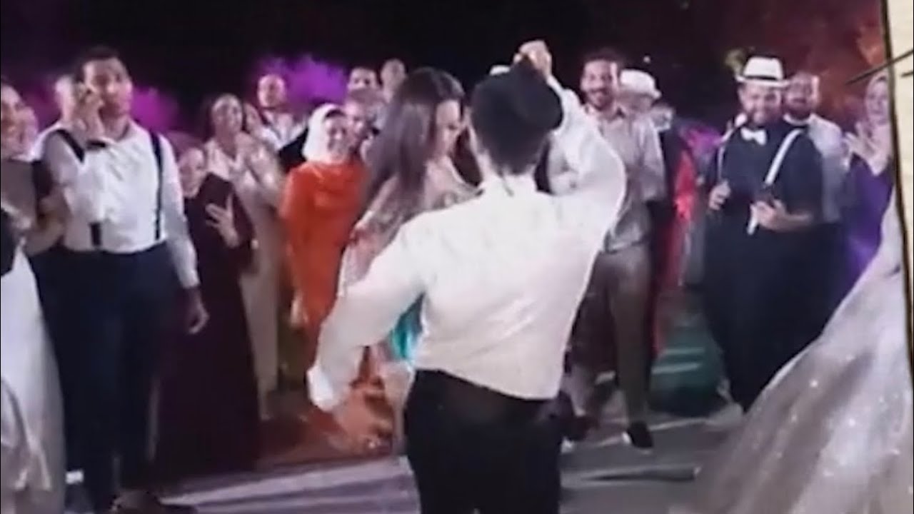 عروسه اطلقت وهي بفستان الفرح بسبب رقص عريسها زي النسوان ..قدام المعازيم
