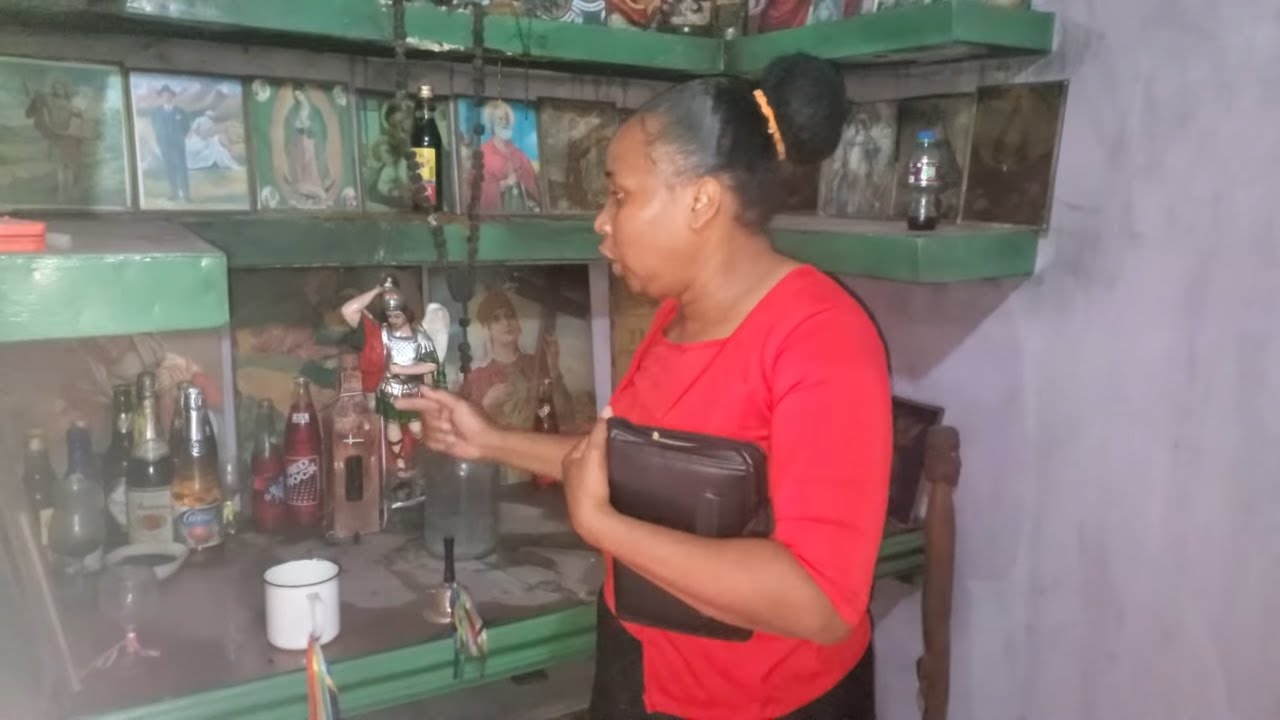 DERRIBANDO UN ALTAR DE BRUJERIA DE LAS 21 DIVISIONES DE 3 DIMENCIONES