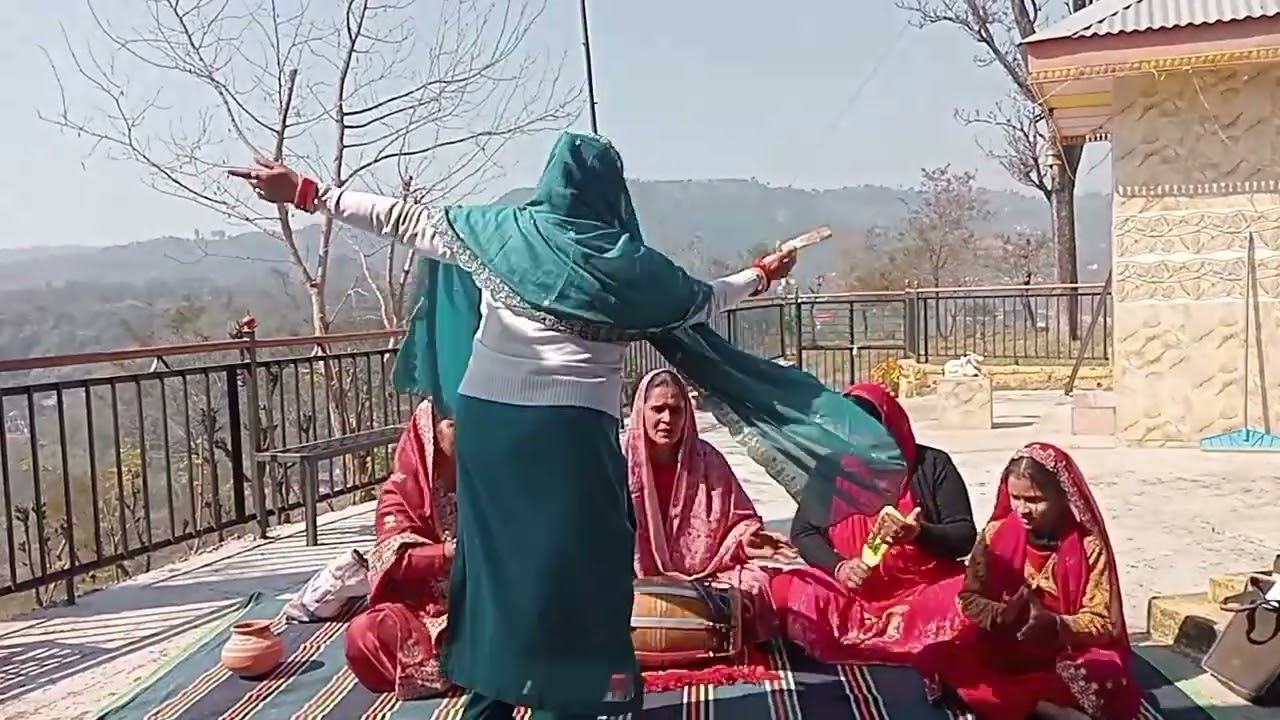 निक्की जी गुजरी दूध लेकरआई