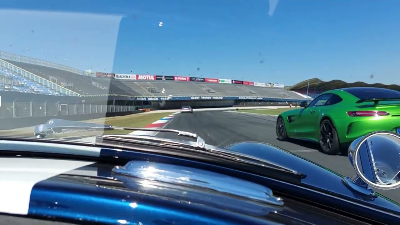 Factory Five Cobra replica roaring the race track in Assen!