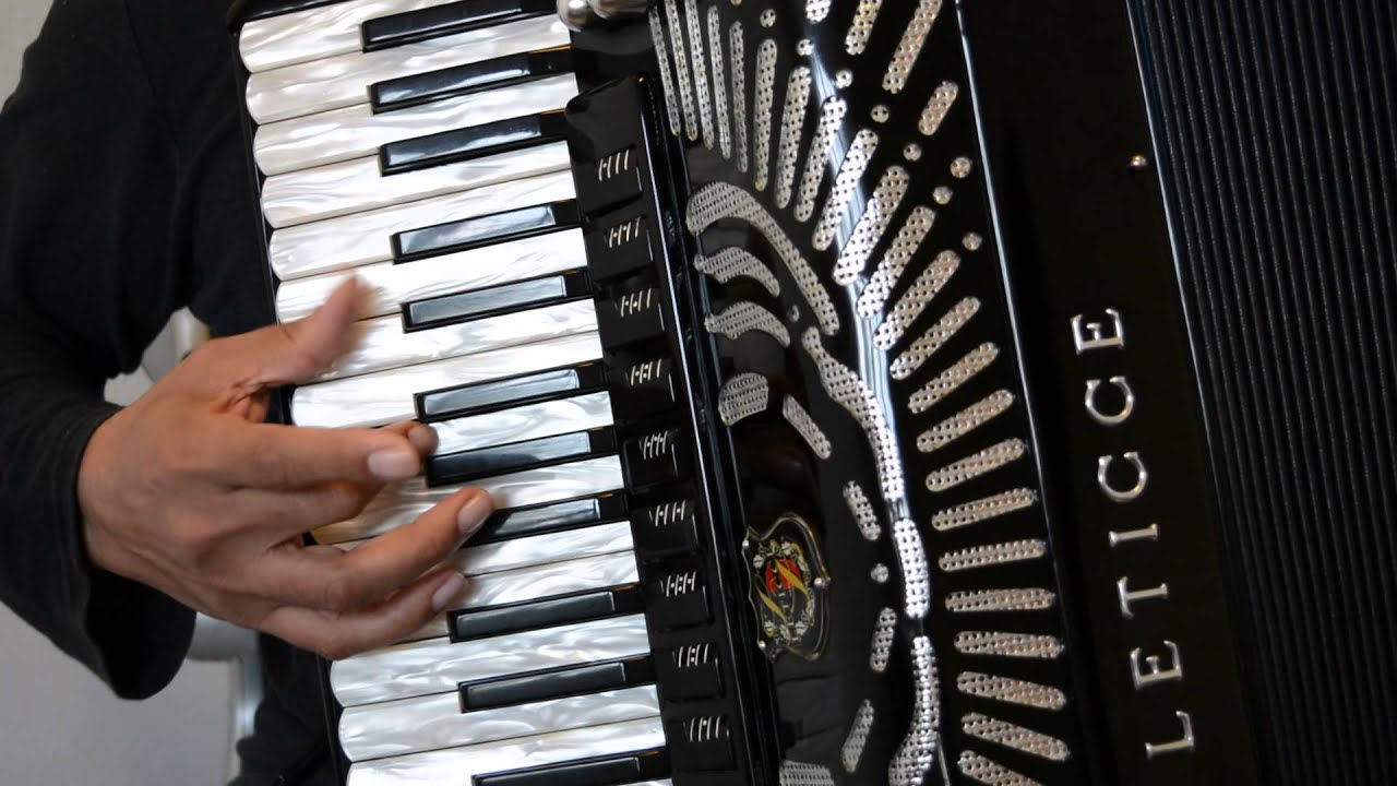 Video Aula Acordeon--Bate Coxa no Totonho.
