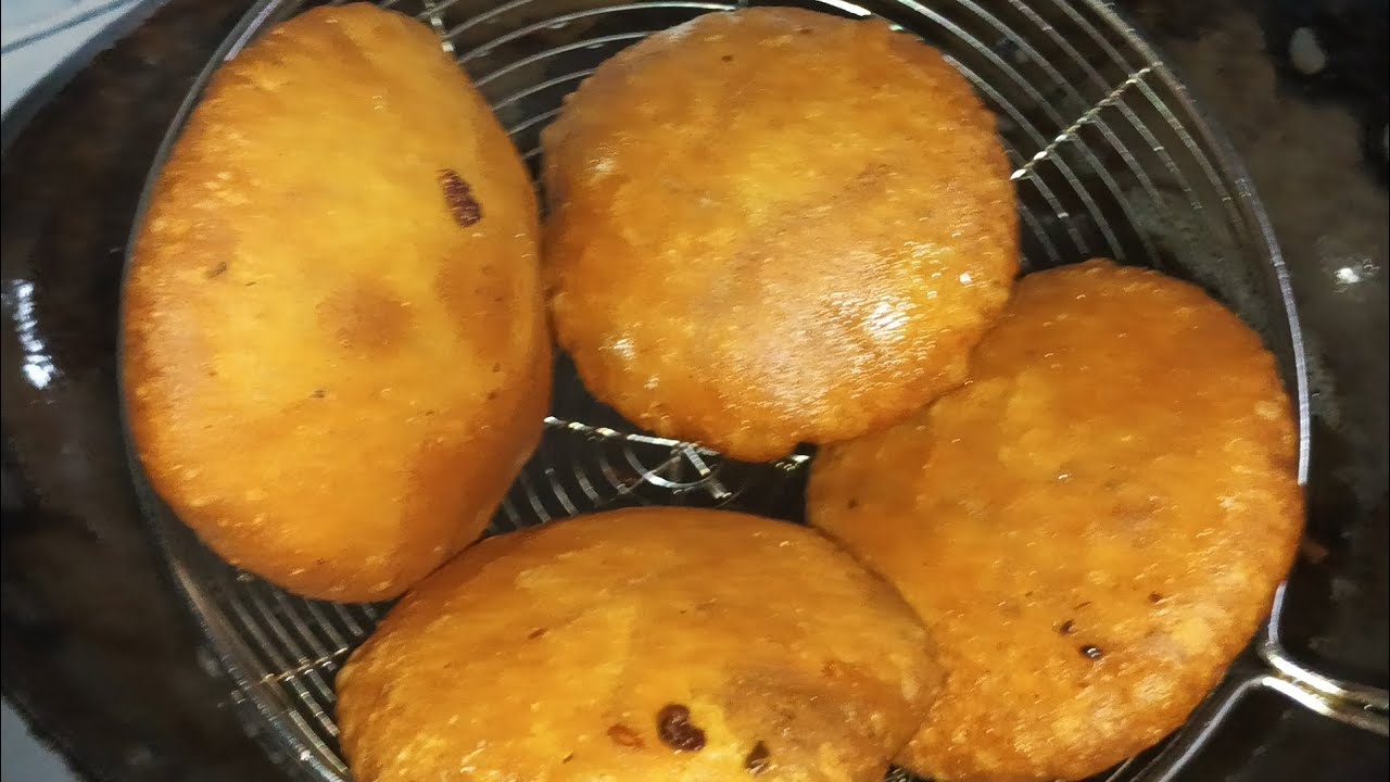 घर पर बनाएं हलवाई जैसी आलू की कचोरी अलग तरीके से कम टाइम पर सिर्फ कविता मम्मी किचन पर