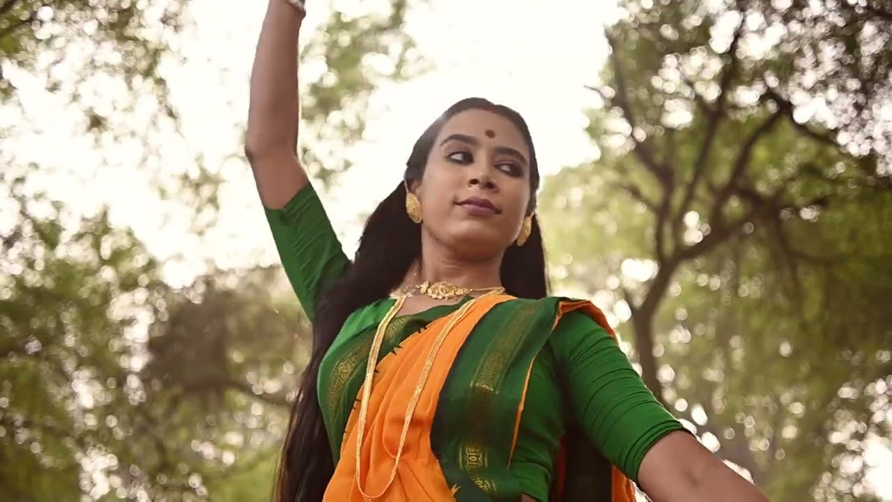 Khone Gora Chand Khone Kala....