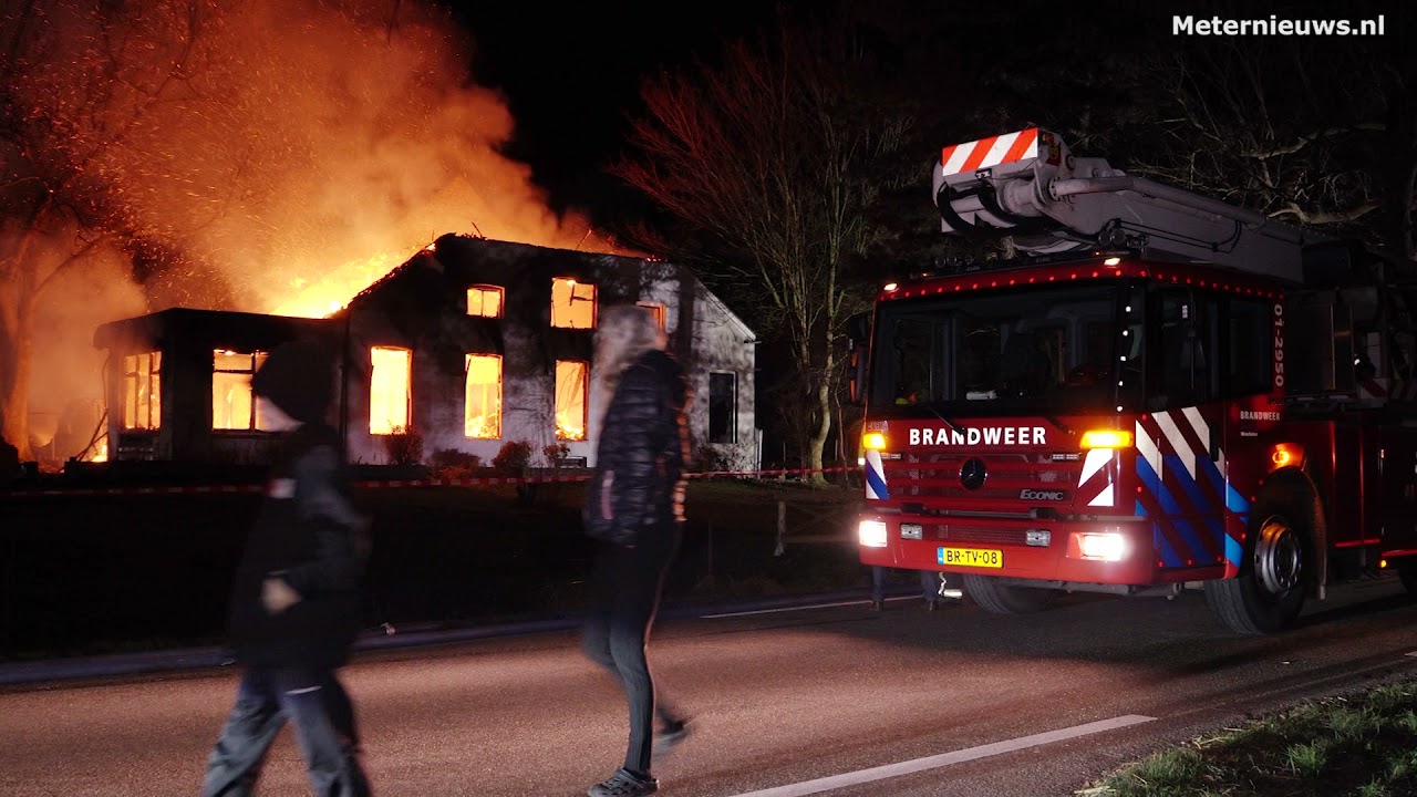 Boerderij afgebrandt in Groningse Nieuw Beerta