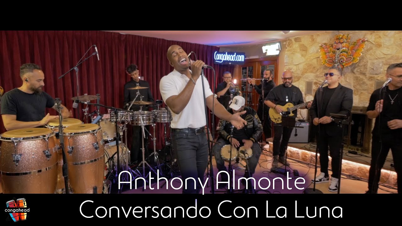 Anthony Almonte performs Conversando Con La Luna