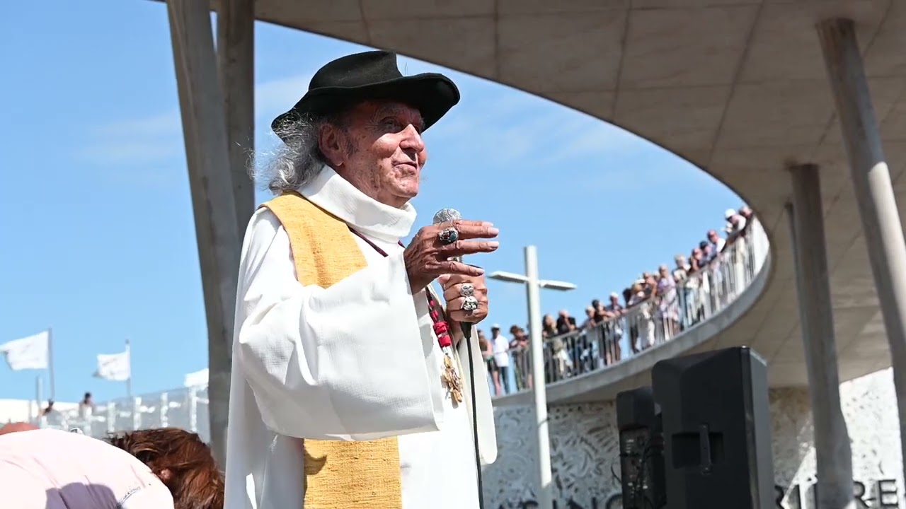 DSC 1697 3Brescoudos 2022 Cap d'Agde discours du père Guy Gilbert 1