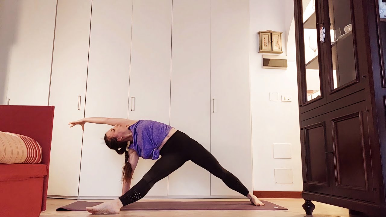 Yoga Dinamico + Stretching Spalle e Anche | 30 Minuti