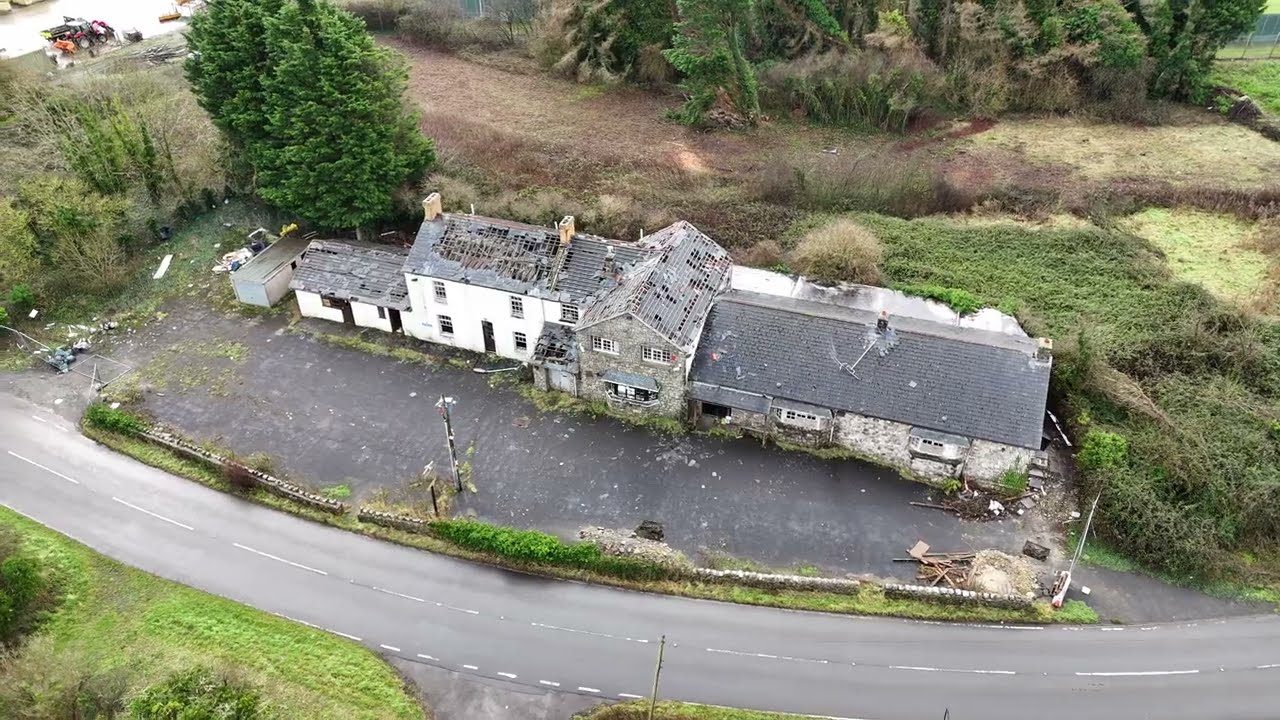 We explore an ABANDONED Welsh pub feet away from RAF St Athan!