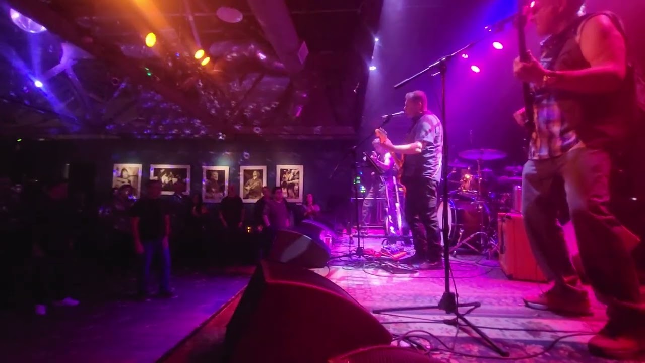 The Mends- Rocking the Soho 