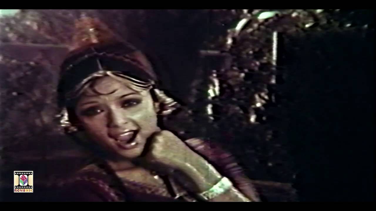DIL TOR KE MAT JAYIO - NAHEED AKHTAR SINGS FOR BABRA SHARIF - PAKISTANI  FILM WAQAT