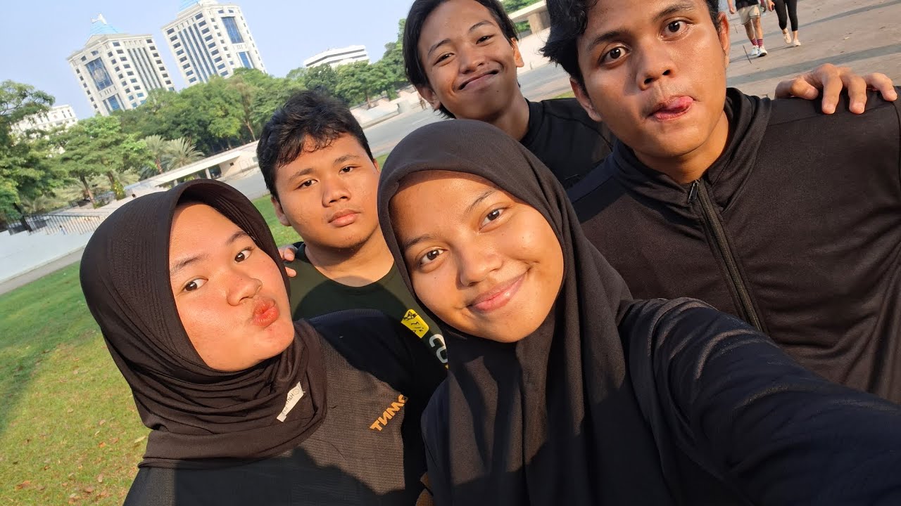 (LARI) KAMERA DEPAN #1