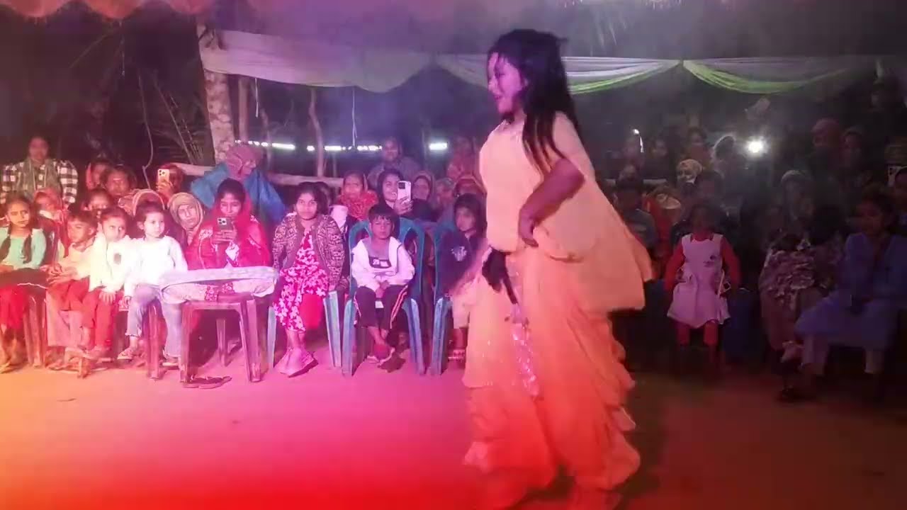 কোমড় দুলিয়ে বিবাহ বাড়ি কাপানো ডান্স ভিডিও