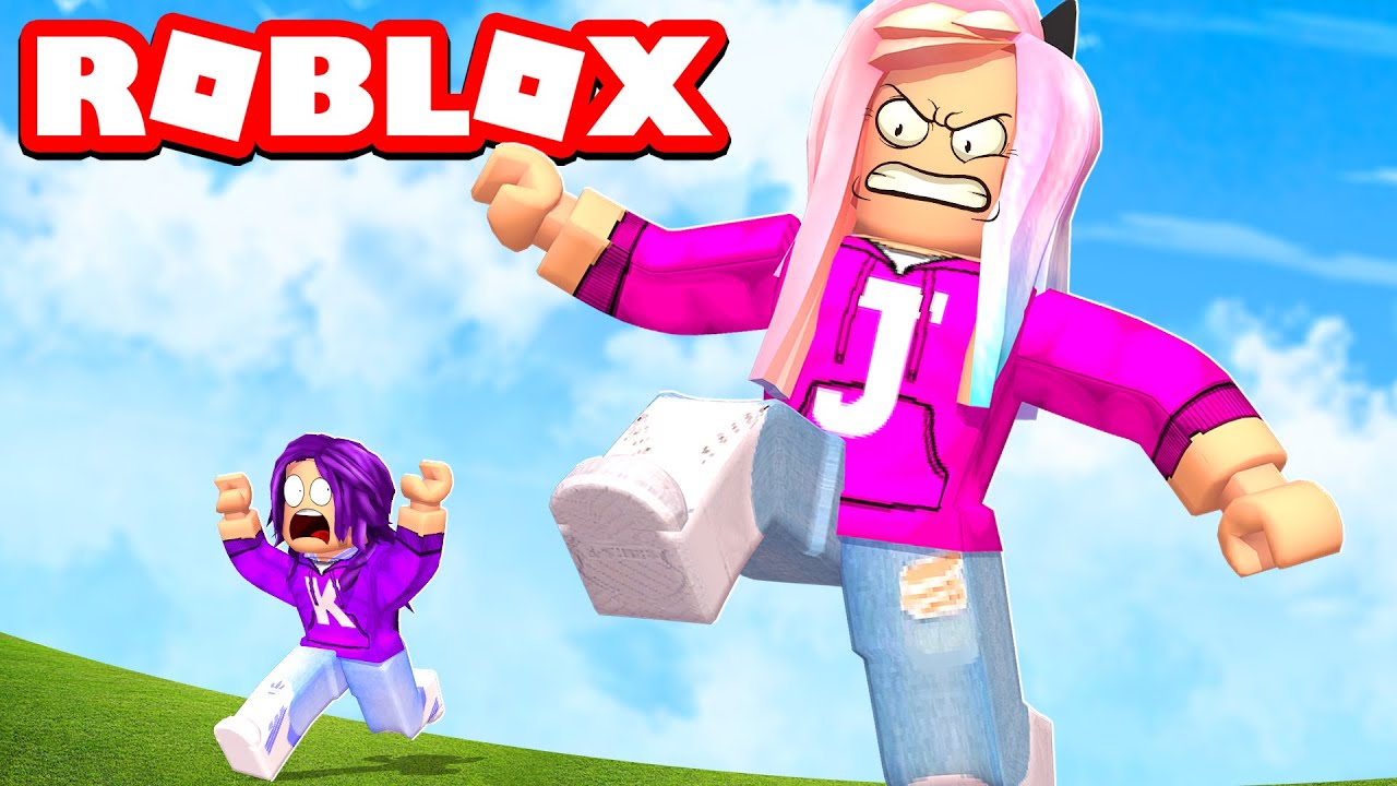 Mini vs Giant on Roblox!