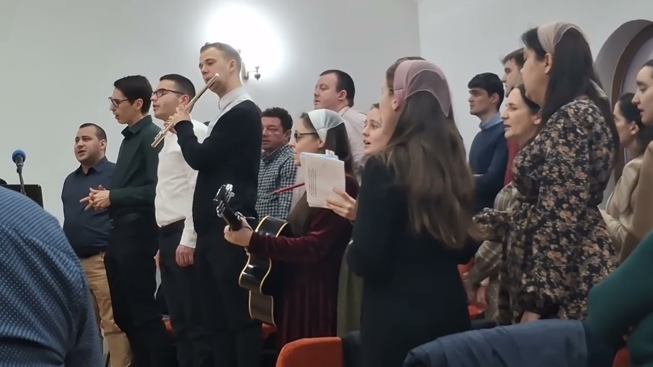 Tinerii din Cluj cântă, o cântare deosebita 