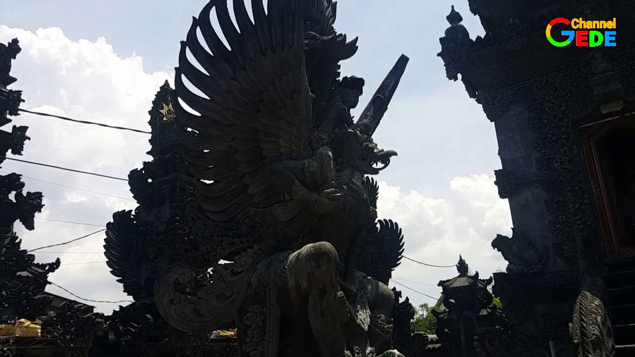 PUJA TRI SANDYA - Pura Luhur Bhujangga Waisnawa Bantu Bolong Canggu Badung.