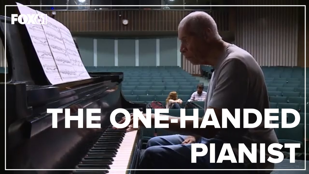 2016: The one handed piano player