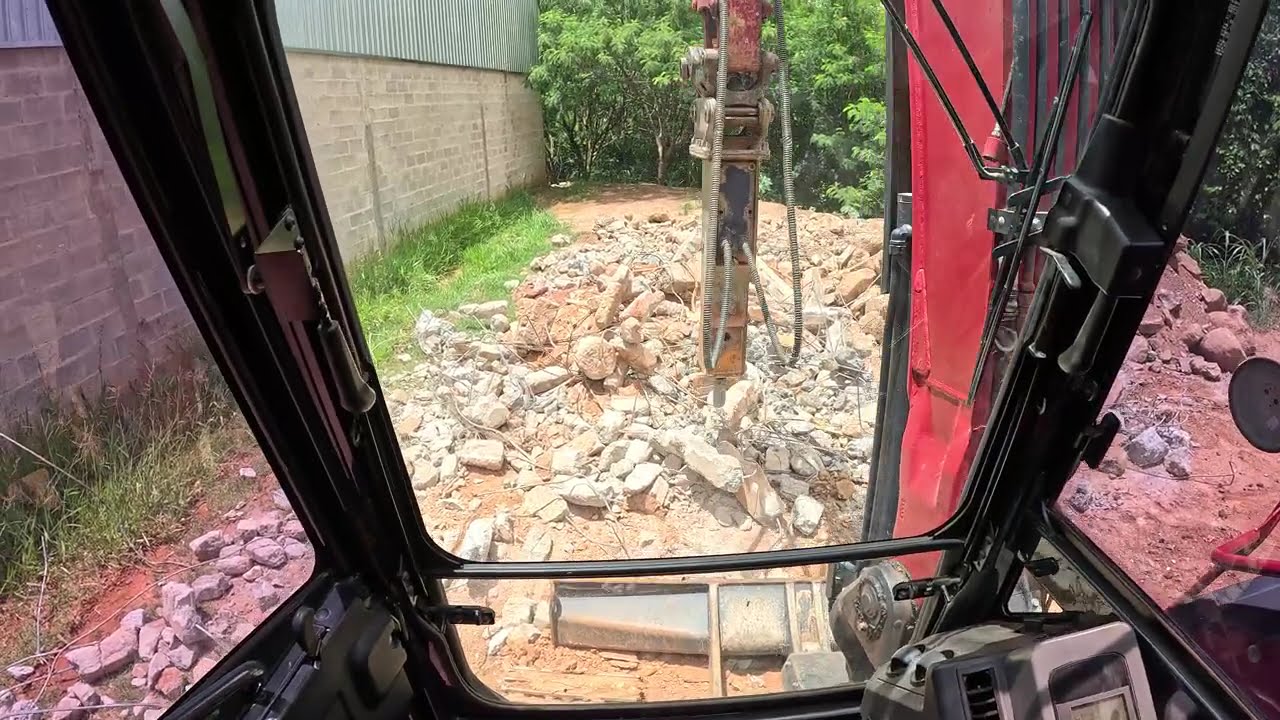 MINI ESCAVADEIRA YANMAR VIO 80 COM ROMPEDOR HIDRÁULICO