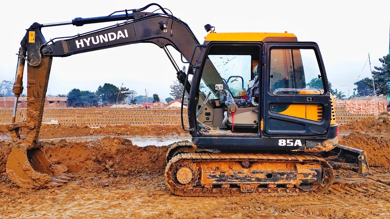 HYUNDAI ROBEX 85A SMART Top Model Review | 8000 kg HYUNDAI Excavator 85A SMART video |