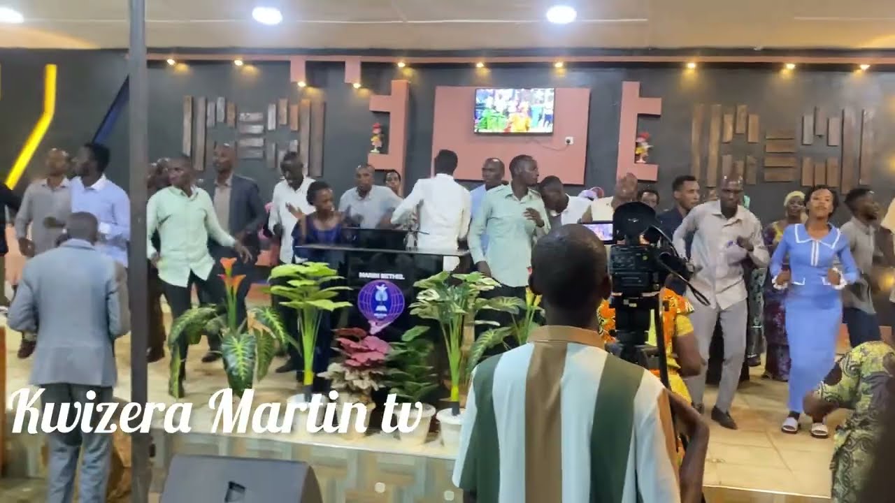 YATUBEREYE ISABATO NZIZA BYUKURI 
