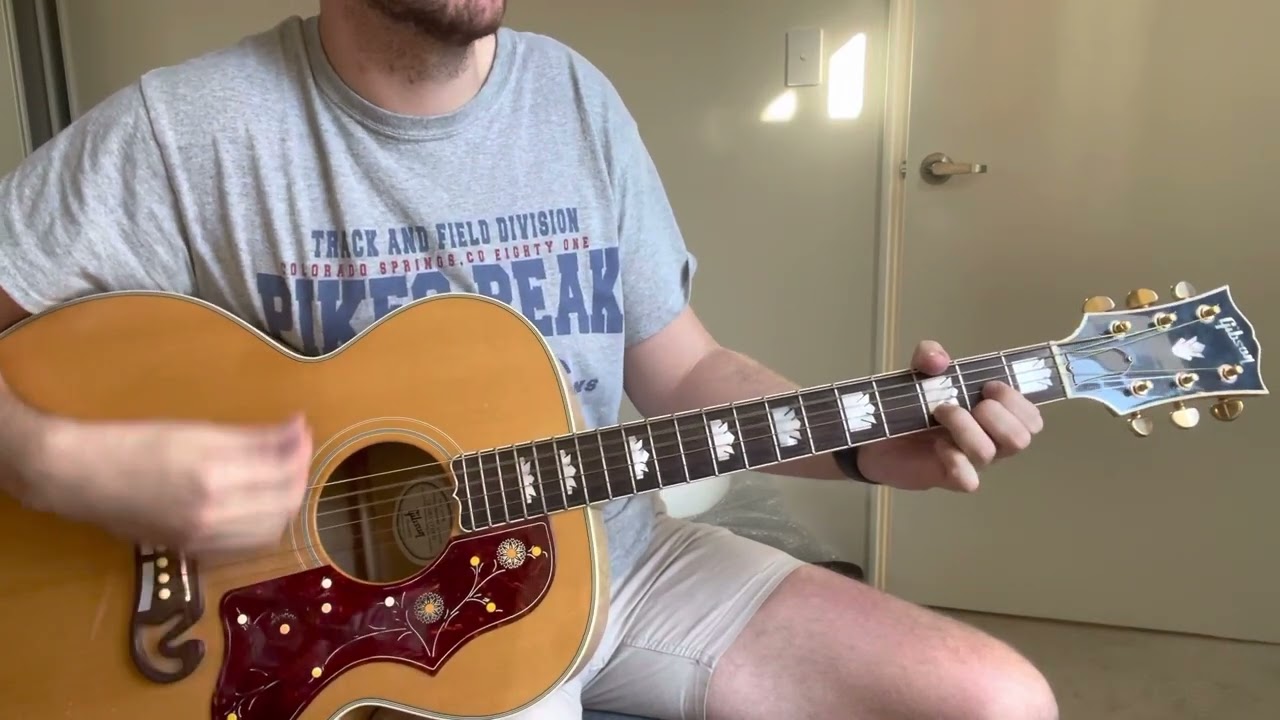 Gibson sj-200 vs Epiphone ej-200