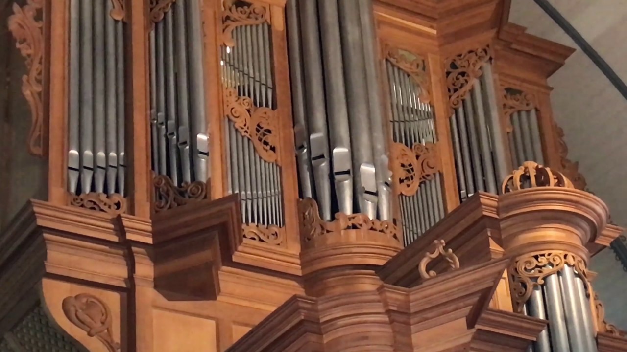 Organist Bastiaan Stolk improviseert
