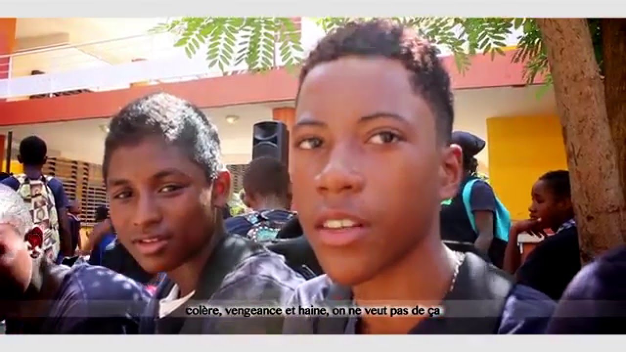 09 Collège de M'gombani On ne veut pas de ça  CLIP OFFICIEL