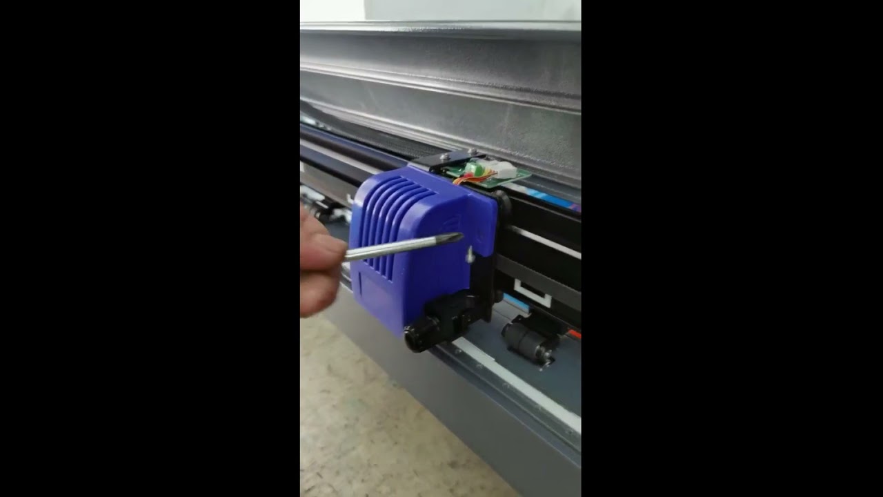 Saga label Cutter/cutting plotter how to replace red light