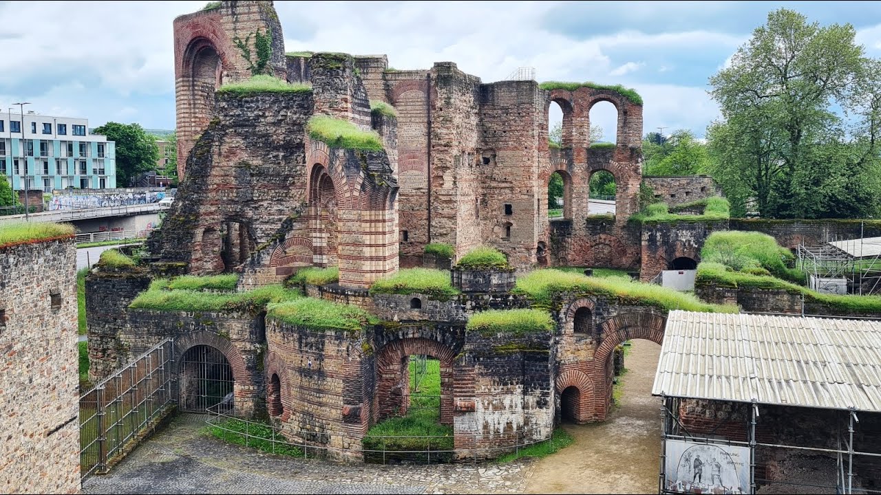 Die oberirdischen Kaiserthermen in Trier sind die monumentalen &Uuml;berreste einer r&ouml;mischen Badeanlage