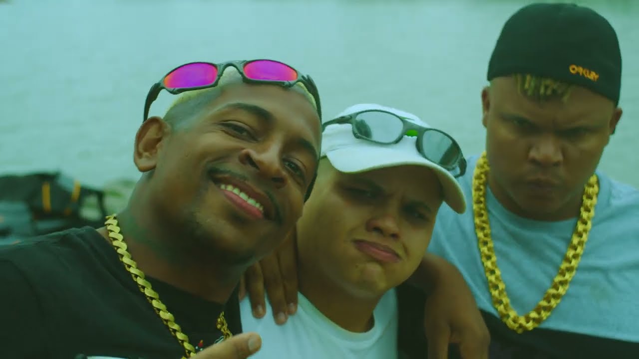 Ai Que Brisa Estranha - DJ Lemix, MC Delux e Oh Rikinho (VideoClipe Oficial)