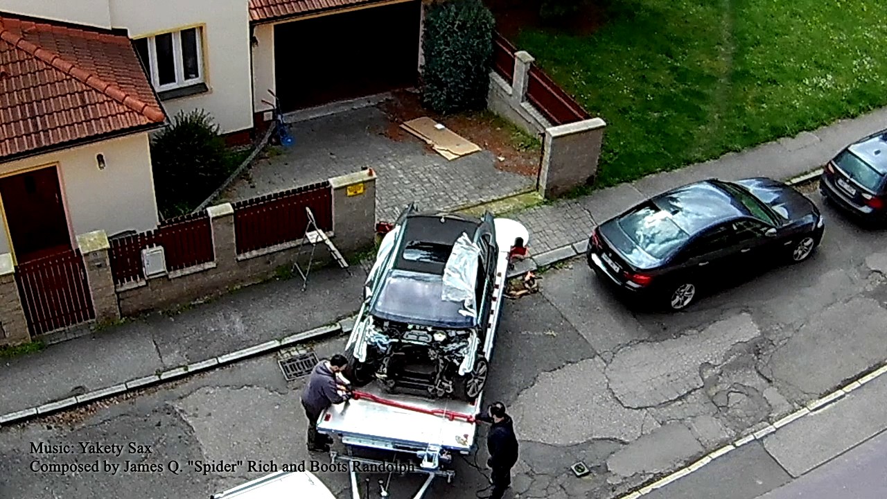 Nakládání auta na přívěs