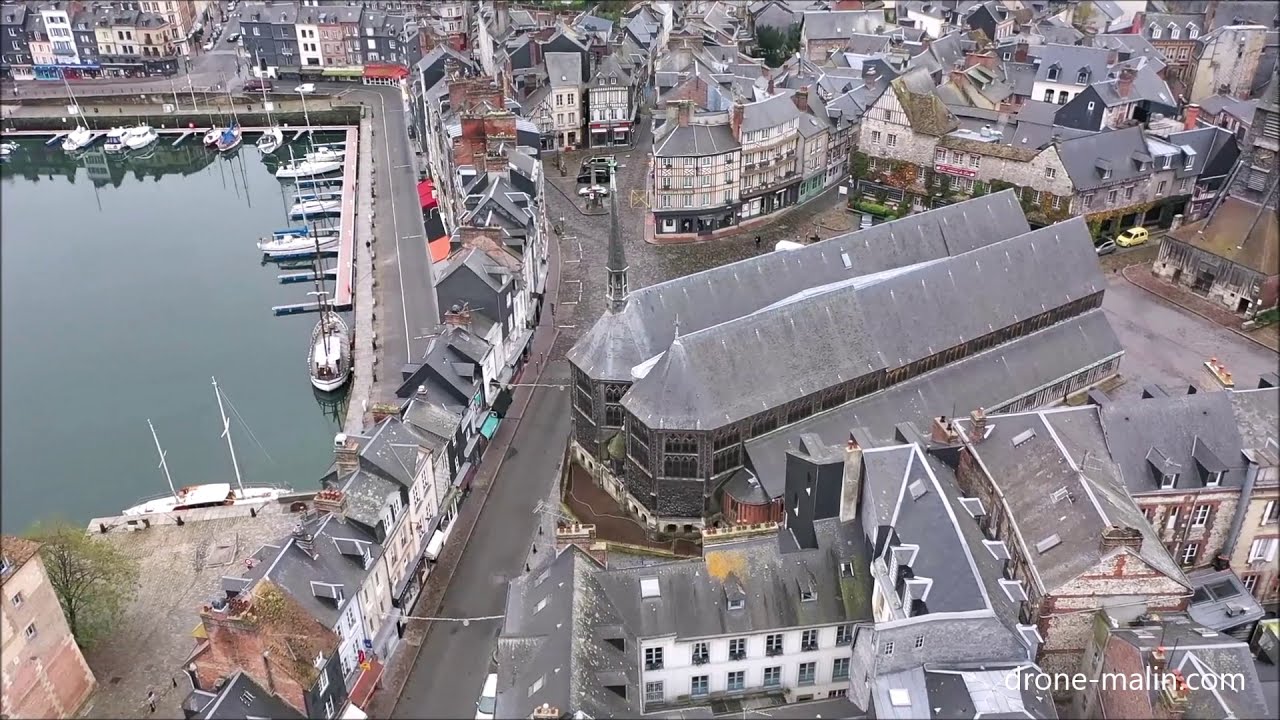 Église Sainte Catherine de Honfleur filmée par un drone