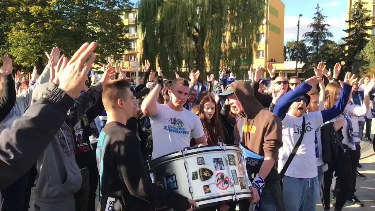 Przemarsz kibiców Unii Leszno