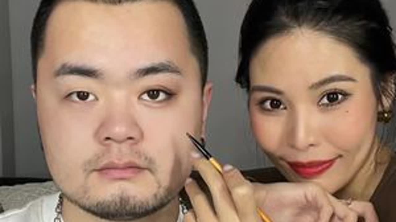 肿眼泡速来学！认识10年，我第一次见男闺蜜眼睛“睁”开了！#眼妆教程 #美妆 #新手化妆教程