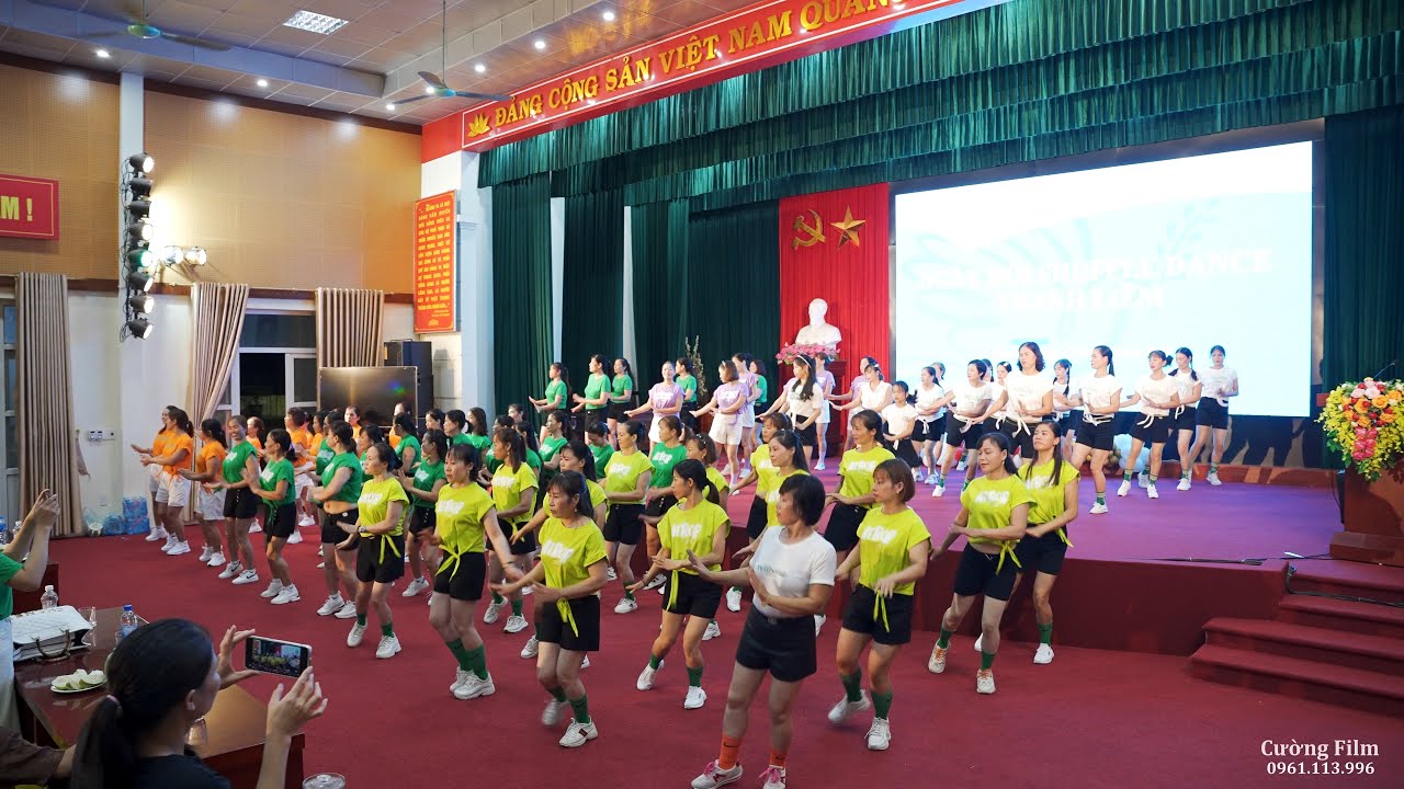 DÂN VŨ HÀ NAM- Nhảy đồng diễn Đừng Đi Nhé Anh tại Xã Thanh Hương