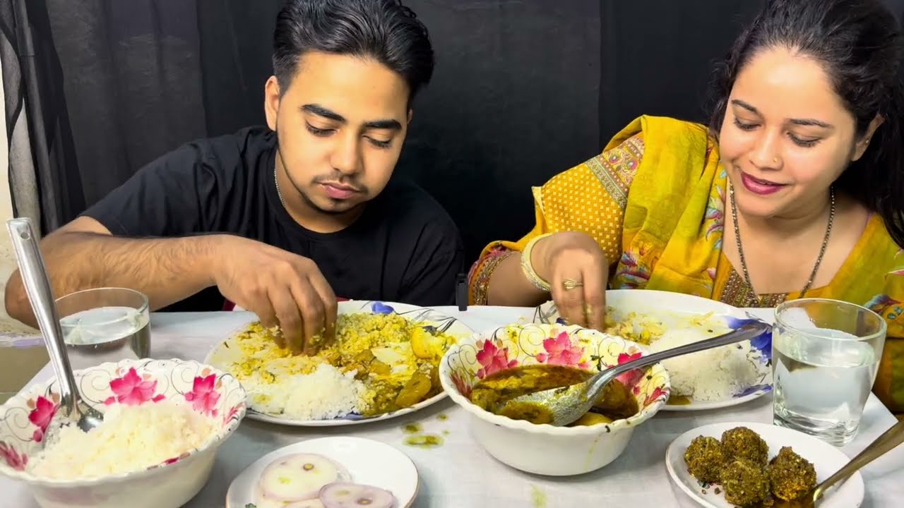ASMR Eating Aloo Mutton Curry With Rice & Thand Ke Healthy Laddu MUKBANG @nidakaify03 || Yusuf Khan 