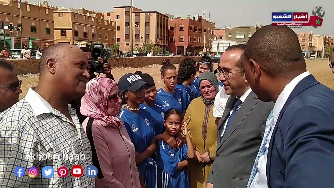 عامل اقليم زاكورة يعطي الانطلاقة لملعب القرب ومستوصف صحي في اكدز