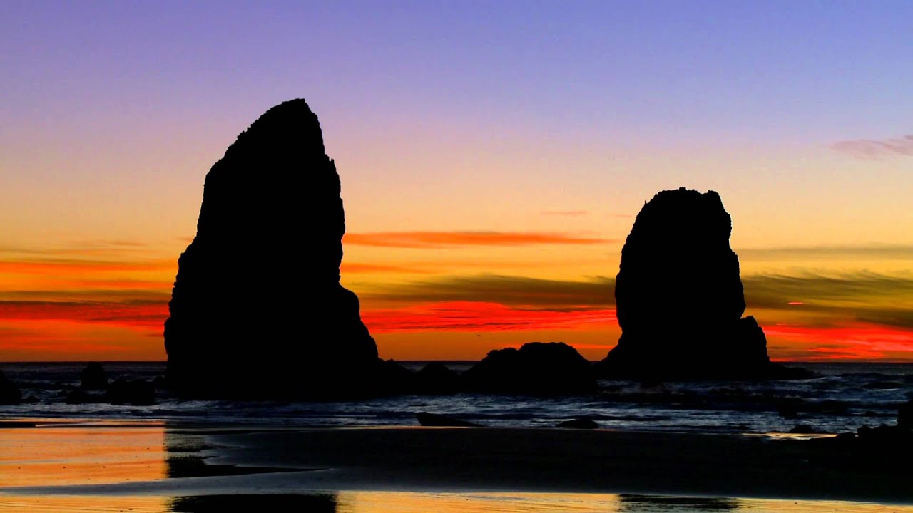 Cannon Beach - Brilliant Oregon Sunset in HD
