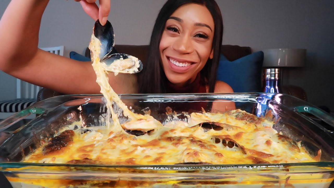DESHELLED KING CRAB, SHRIMP MUSSELS IN  ALFREDO SAUCE
