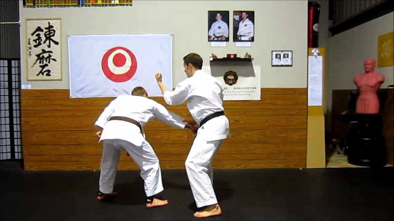 Naihanchi Shodan (Matsubayashi-ryu) bunkai and futari-renzoku-geiko