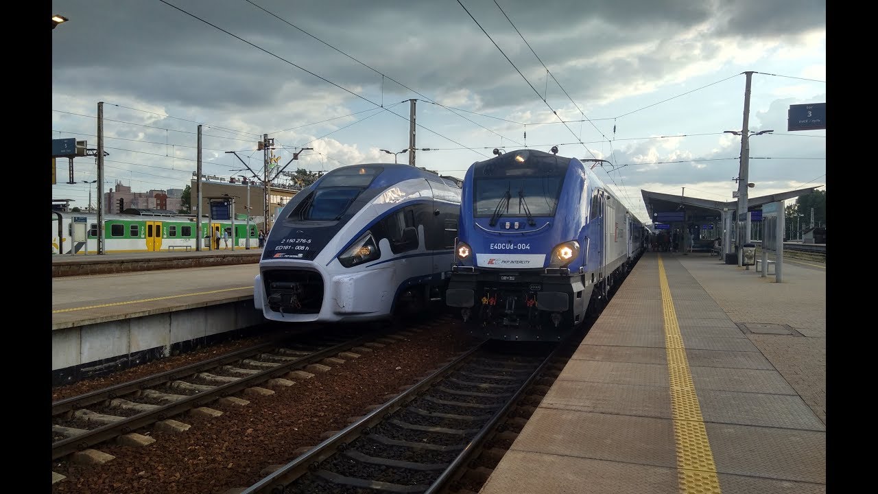 Pociągi PKP Intercity na stacji Warszawa Wschodnia