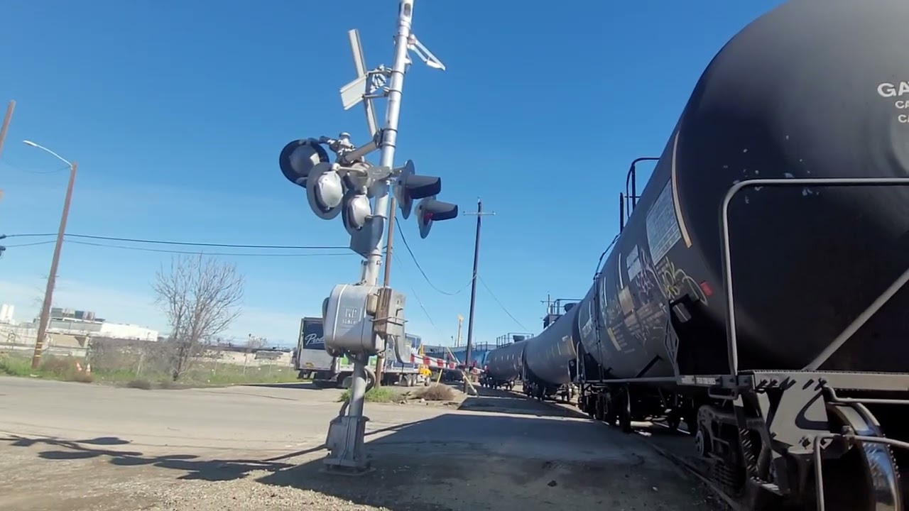 SJVR 2410 switching at thorn ave fresno california 