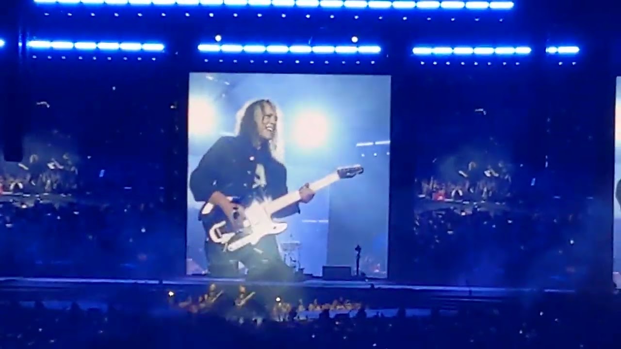 Rob and Kirk @metallica  jam. INXS and The Angels. Adelaide, Australia 5/11/25 