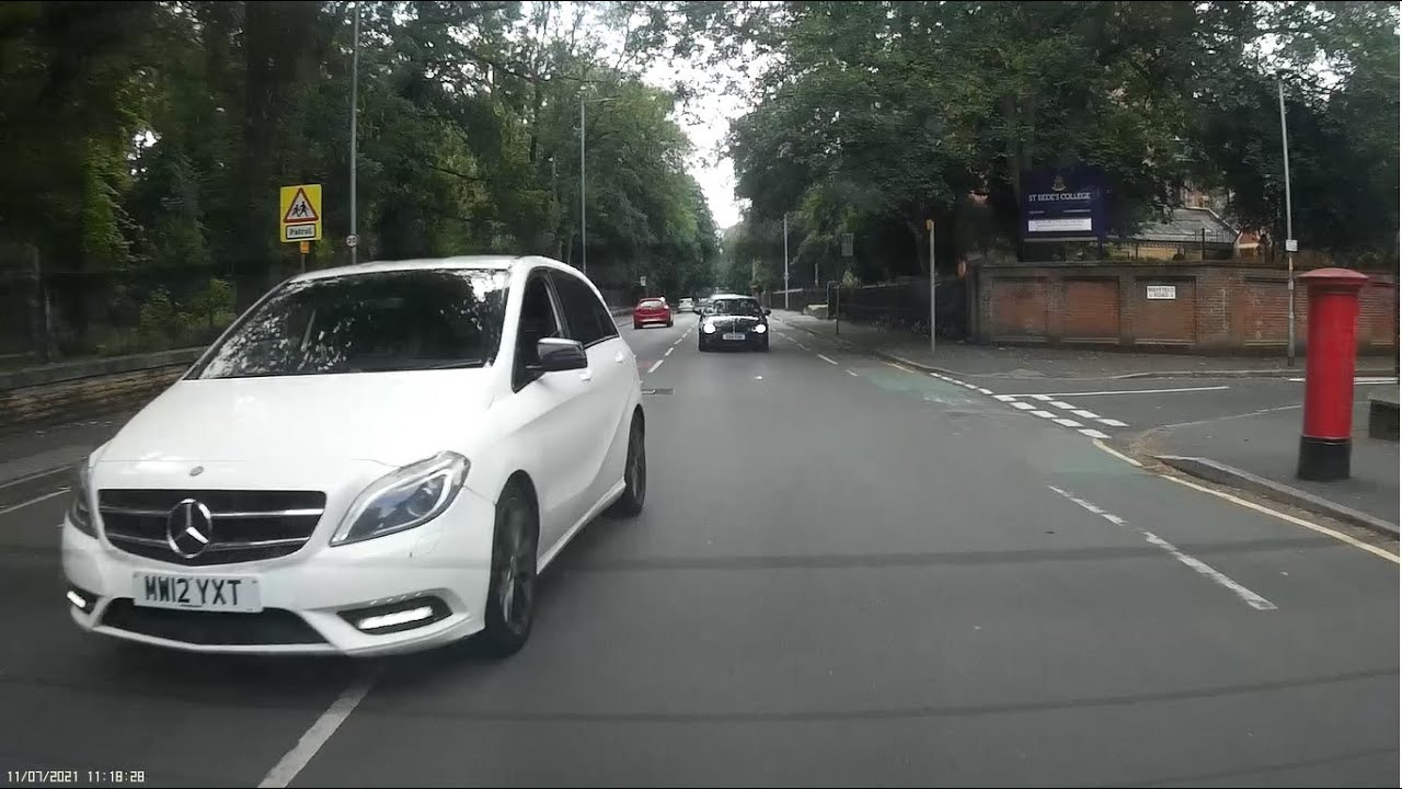 UK Dash Cam - Motorway road rage, Ambulance chaser and other idiots on the road.