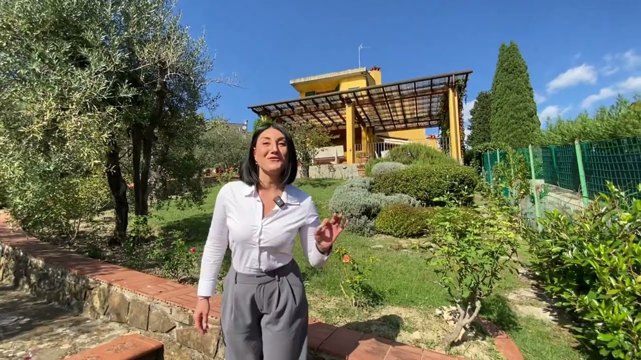 Villa indipendente immersa nel verde in vendita all' Ugolino