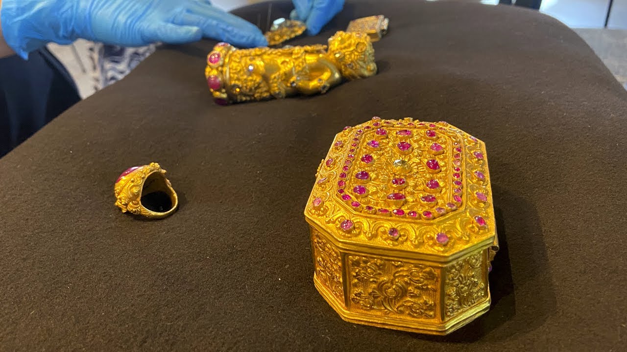 Dutch museums return stolen artifacts to Indonesia and Sri Lanka