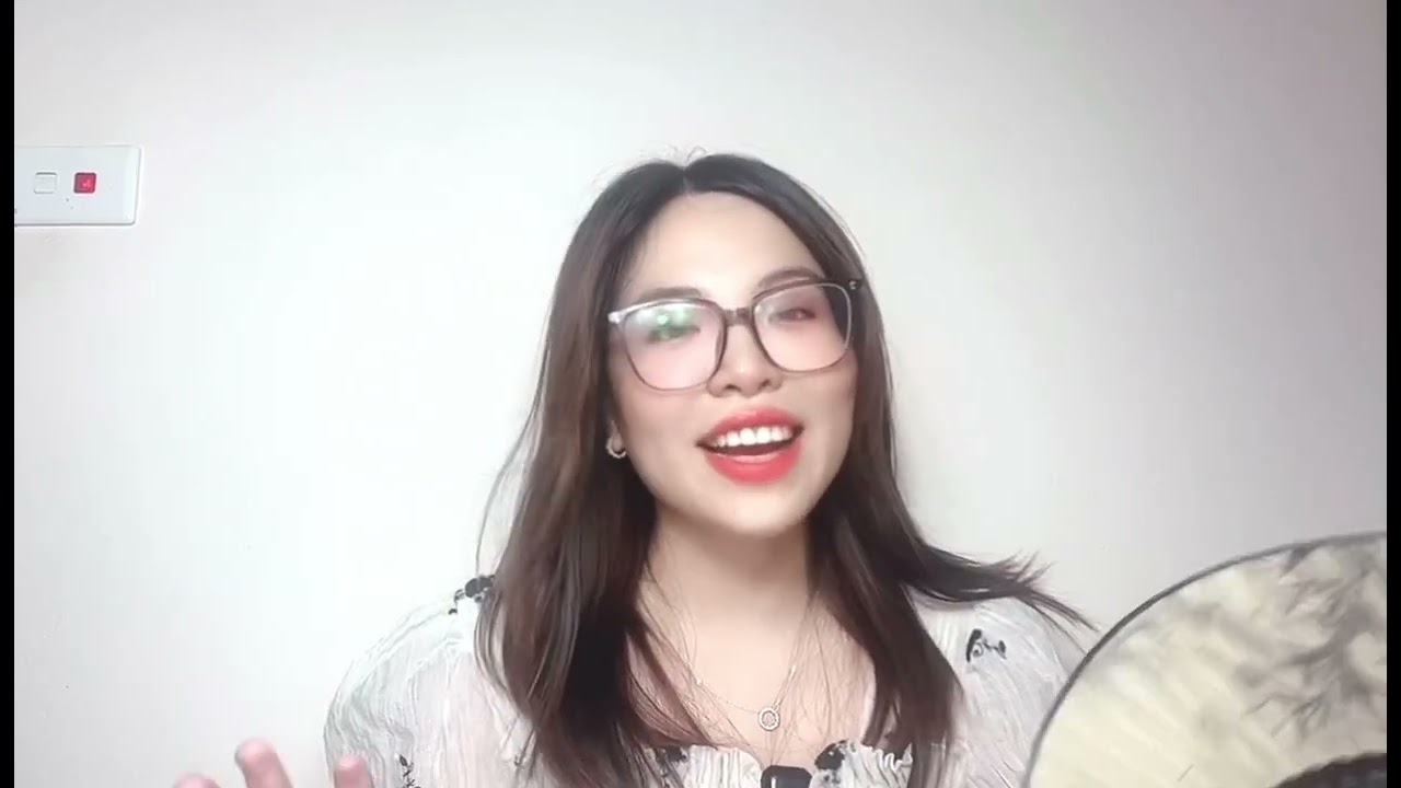 Chia sẻ về cuộc sống - Chênh vênh tuổi tác- Hiền Meek’s Vlog