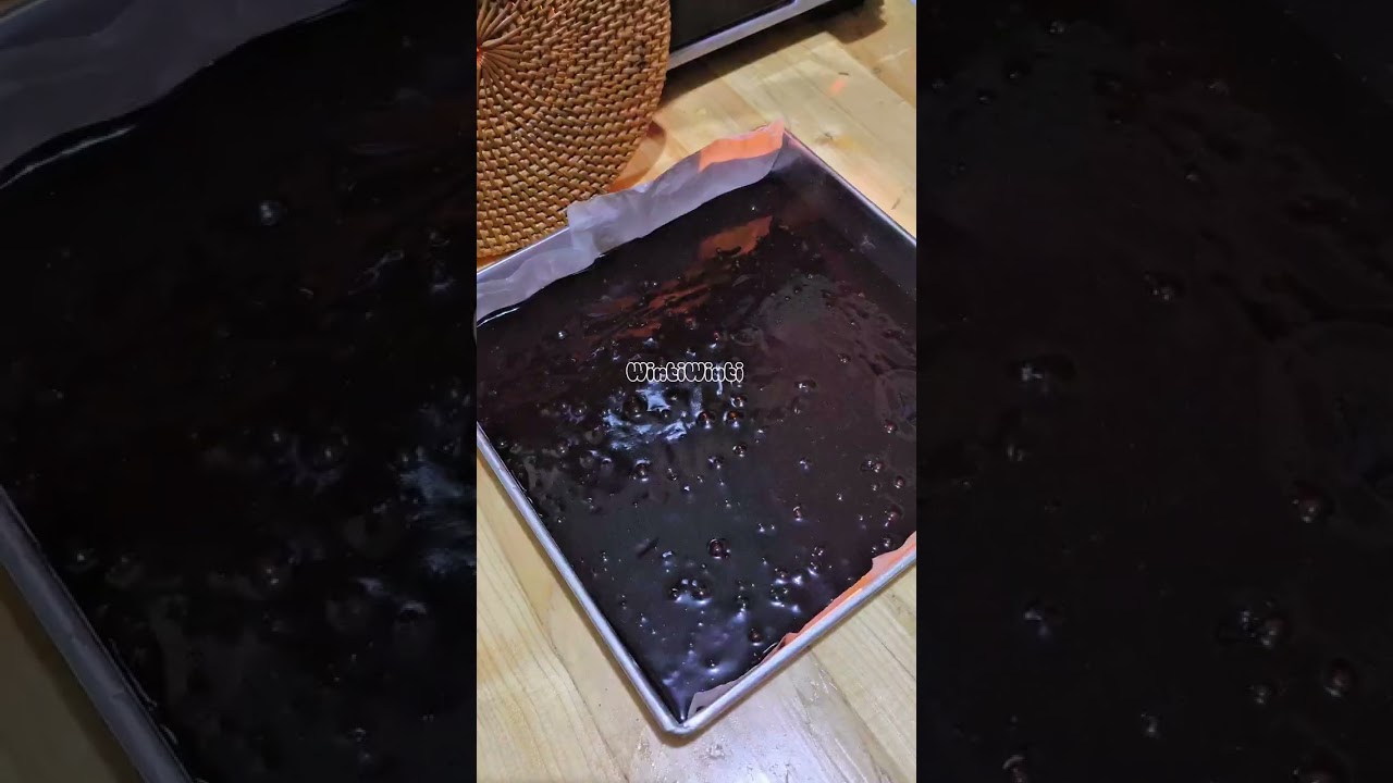 FUDGY BROWNIES SHINY CRUST