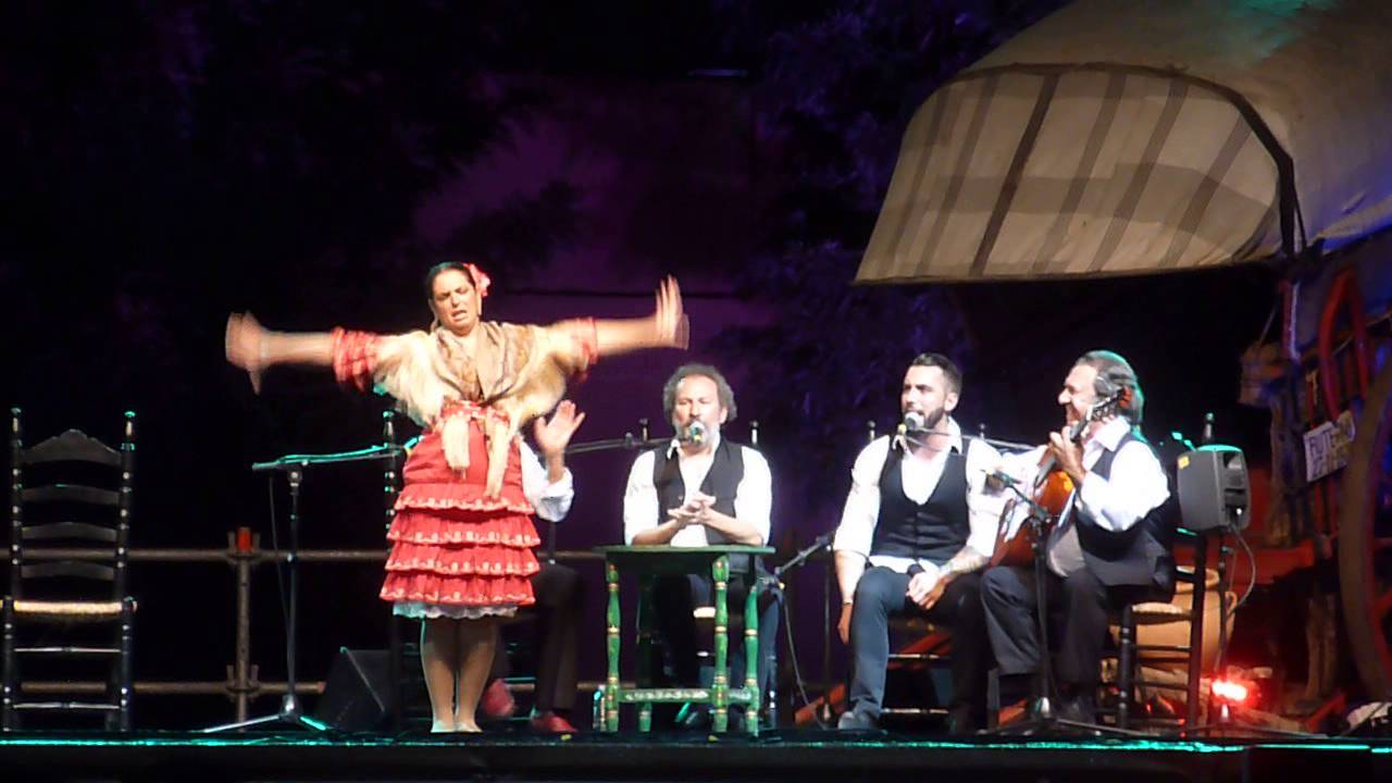 Pastora Galván al baile