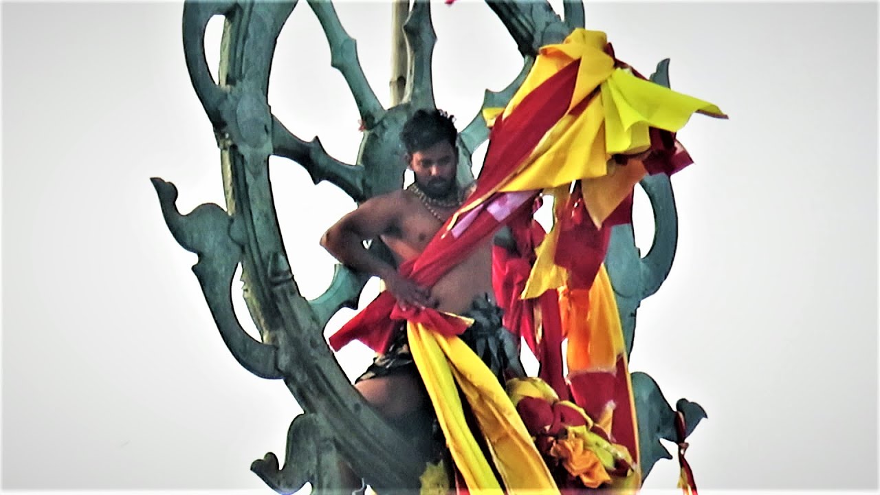 Puri Sri Jagannath temple&rsquo;s glorious flag alteration running proudly over the Great Nilachakra