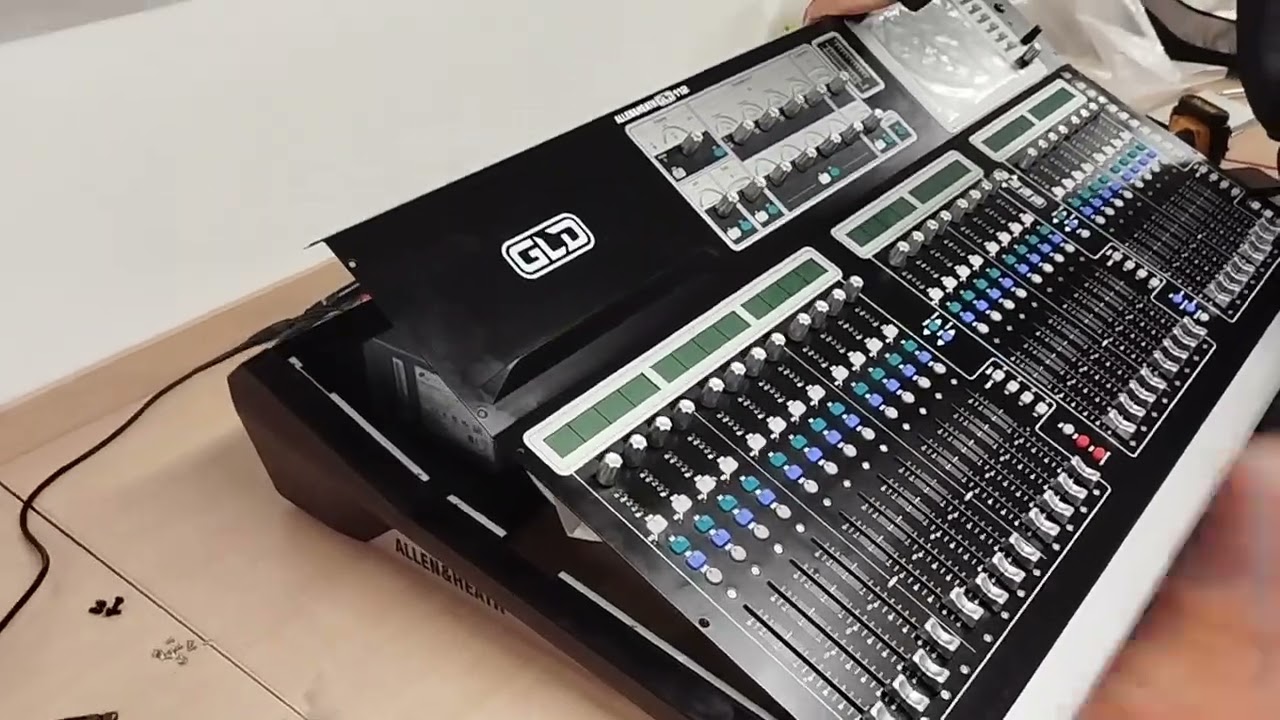 CONSOLA Allen & Heath GLD 112   ¿COMO ABRIRLA?
